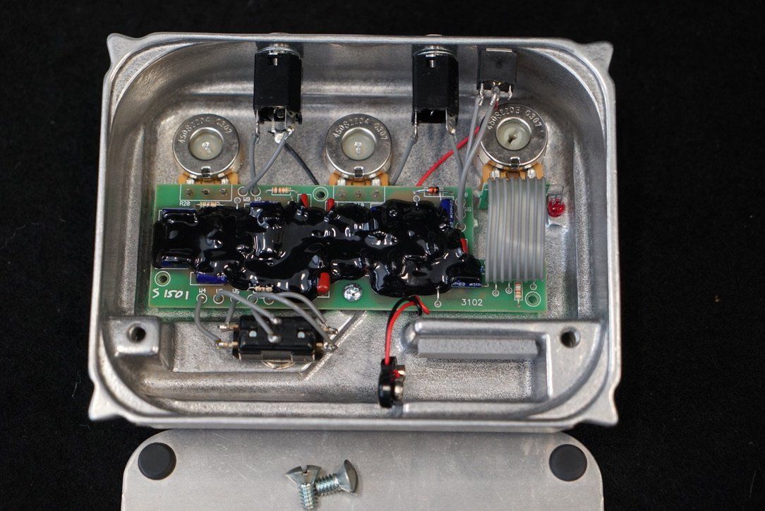Strumenti musicali: Klon Centaur Professional Overdrive Non-Horsie Silver – Usato da Ortschwaben venduto da Musictrade 9