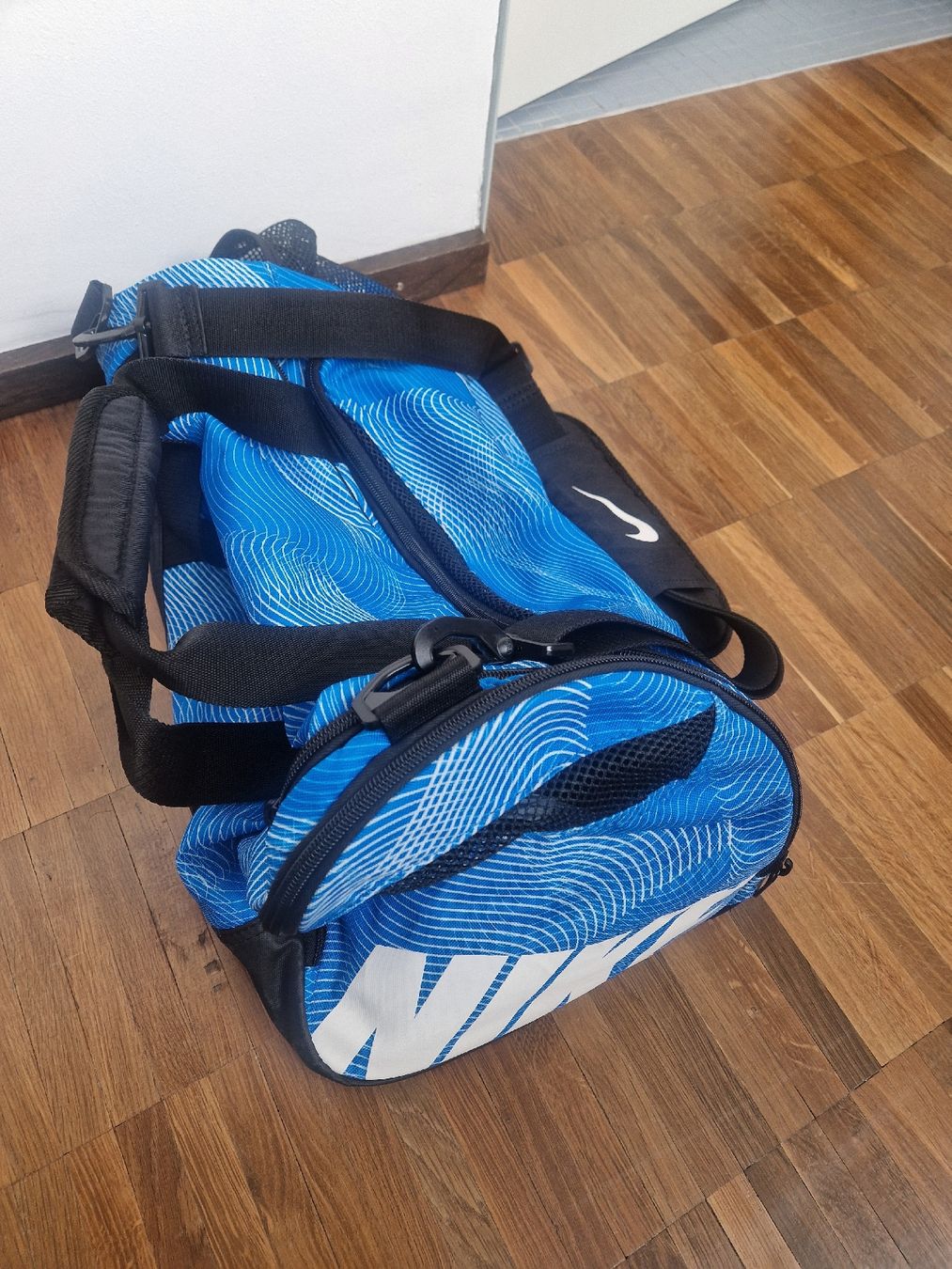Nike Borse: Nike Sporttasche ca. 30l – Nuovo (secondo la descrizione) da Horgen venduto da olivi_1988 1