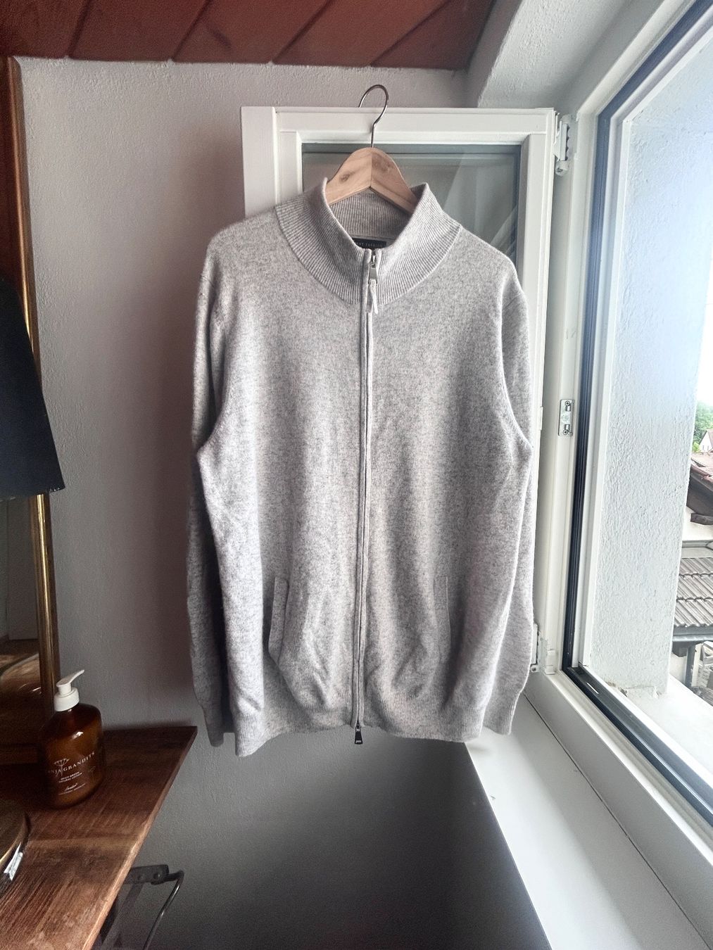Jacken: Hellgrauer Kaschmir Cardigan - Gr. XL – Gebraucht aus Illnau von Monkky 2