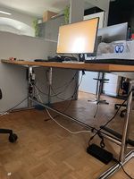 Höhenverstellbares Pult (No-Name), 166 x 80 cm (GRATIS)