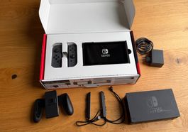 Konsole Nintendo Switch grau gebraucht im Set