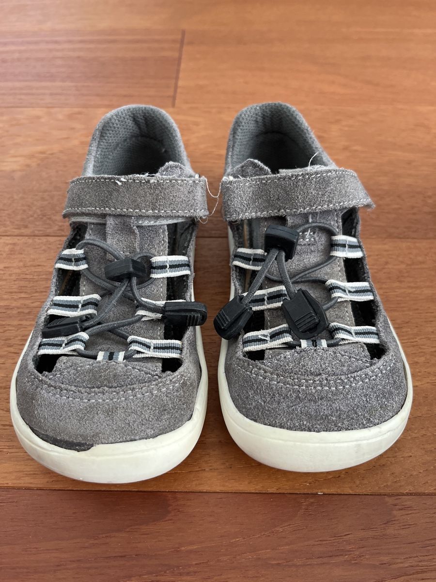 Scarpe per ragazzi: Baby Bare Sandale, grau, Gr. 27 – Usato da Goldau venduto da sop_pw7x