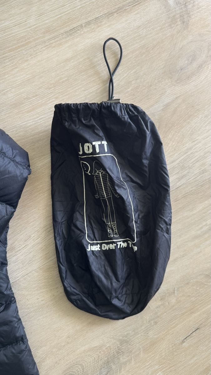 Jott Giacche: Doudoune JOTT Cha, noire, Taille S, comme neuve – Nuovo (secondo la descrizione) da Colombier NE venduto da kajo04 8