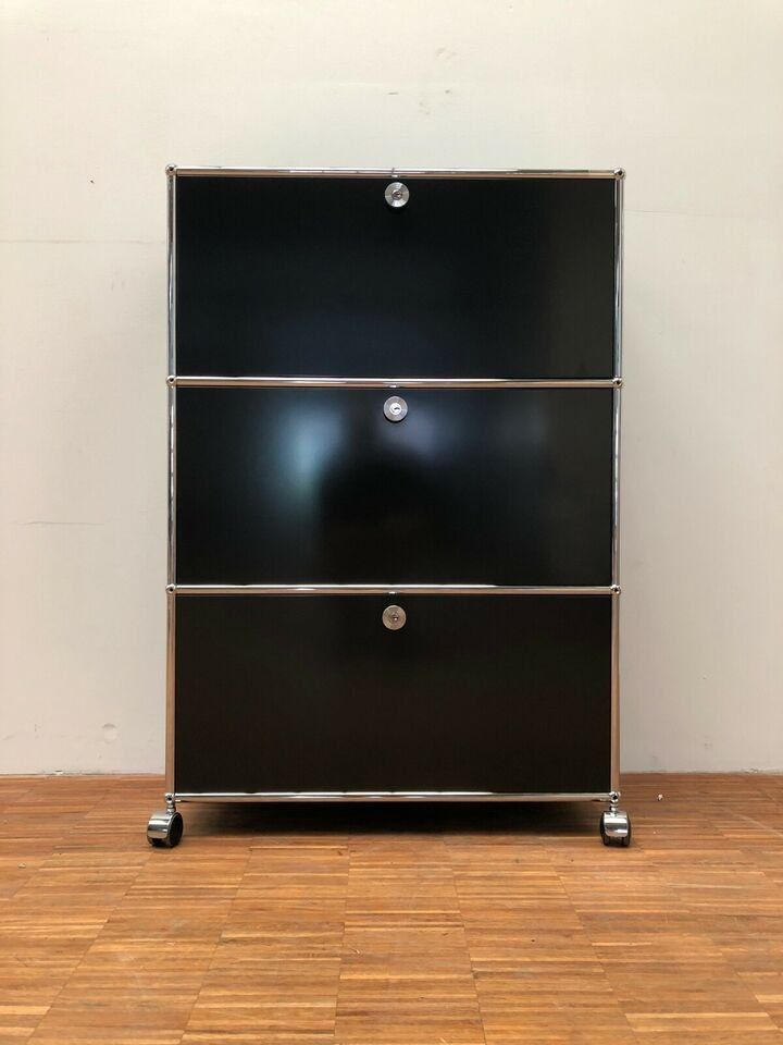 USM Regale: USM Regal Schwarz (Preis VB) – Gebraucht aus Zürich von LUXUS2020