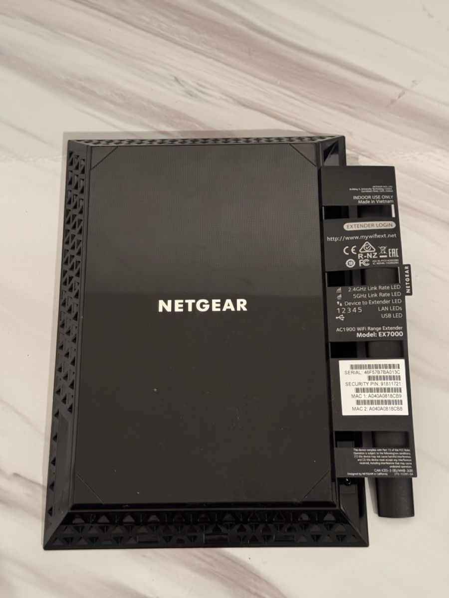 Netgear Modems & Router: Netgear Router / Extender EX7000 – Gebraucht aus Cham von