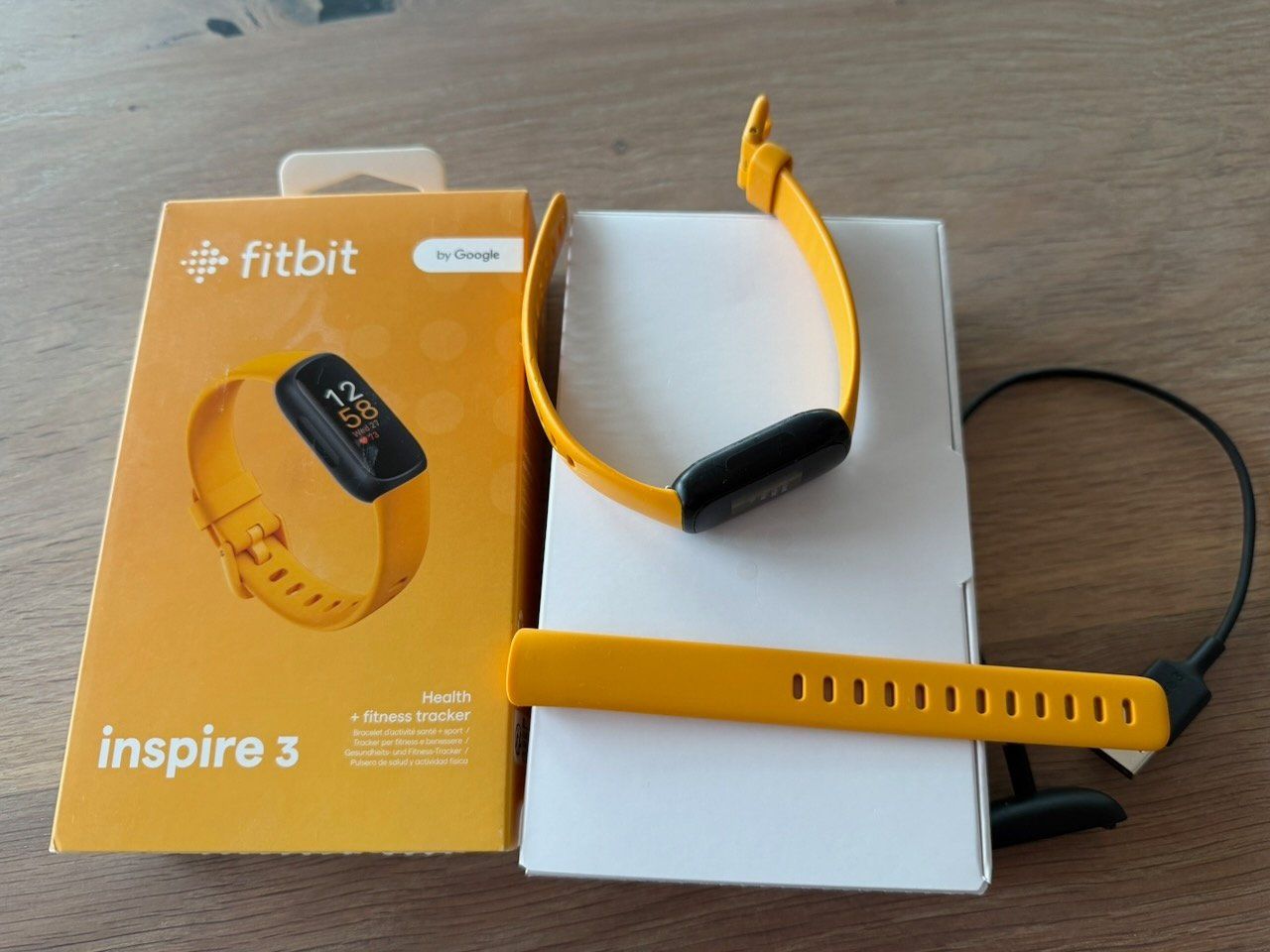 Fitbit Smartwatch: Fitbit Inspire 3 Gelb – Gebraucht aus Gebenstorf von doomedsardines