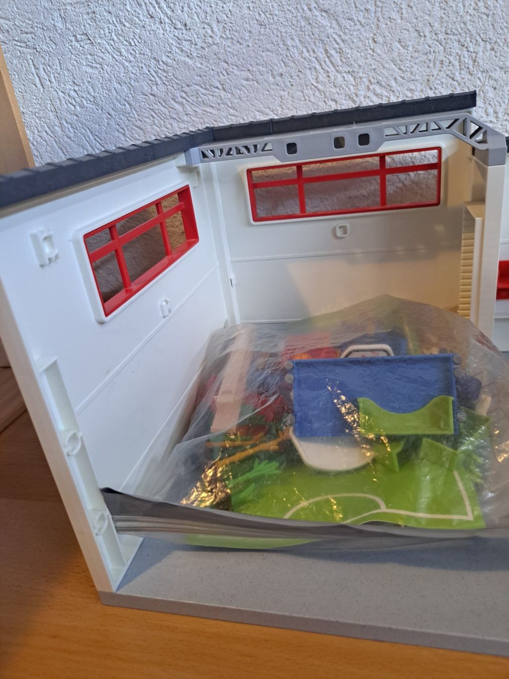 Playmobil Spielzeuge: Playmobil Turnhalle – Gebraucht aus Frutigen von mai78 3