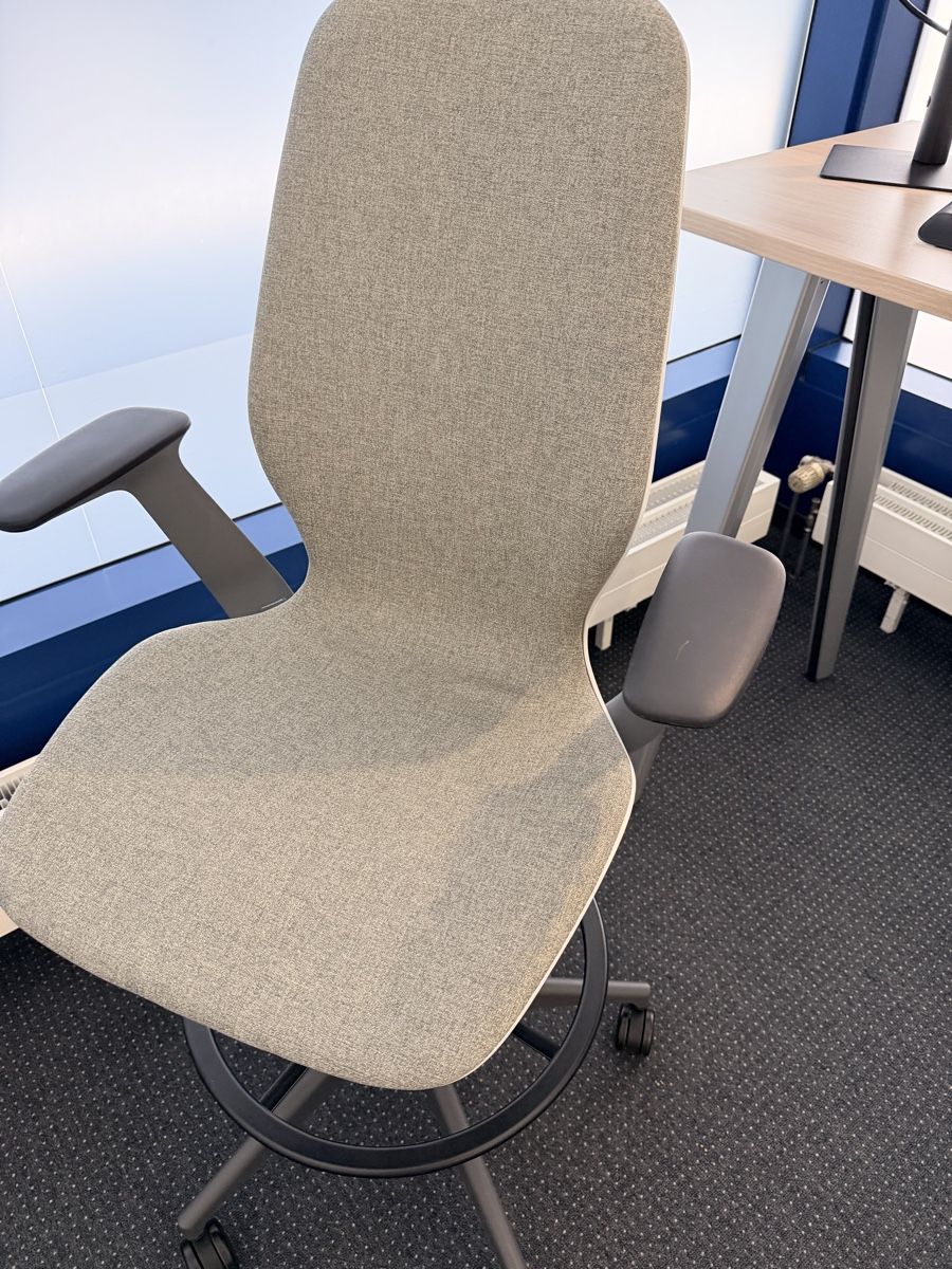 Steelcase Sedie: Bürostuhl Steelcase – Nuovo (secondo la descrizione) da Grenchen venduto da Spicyrize