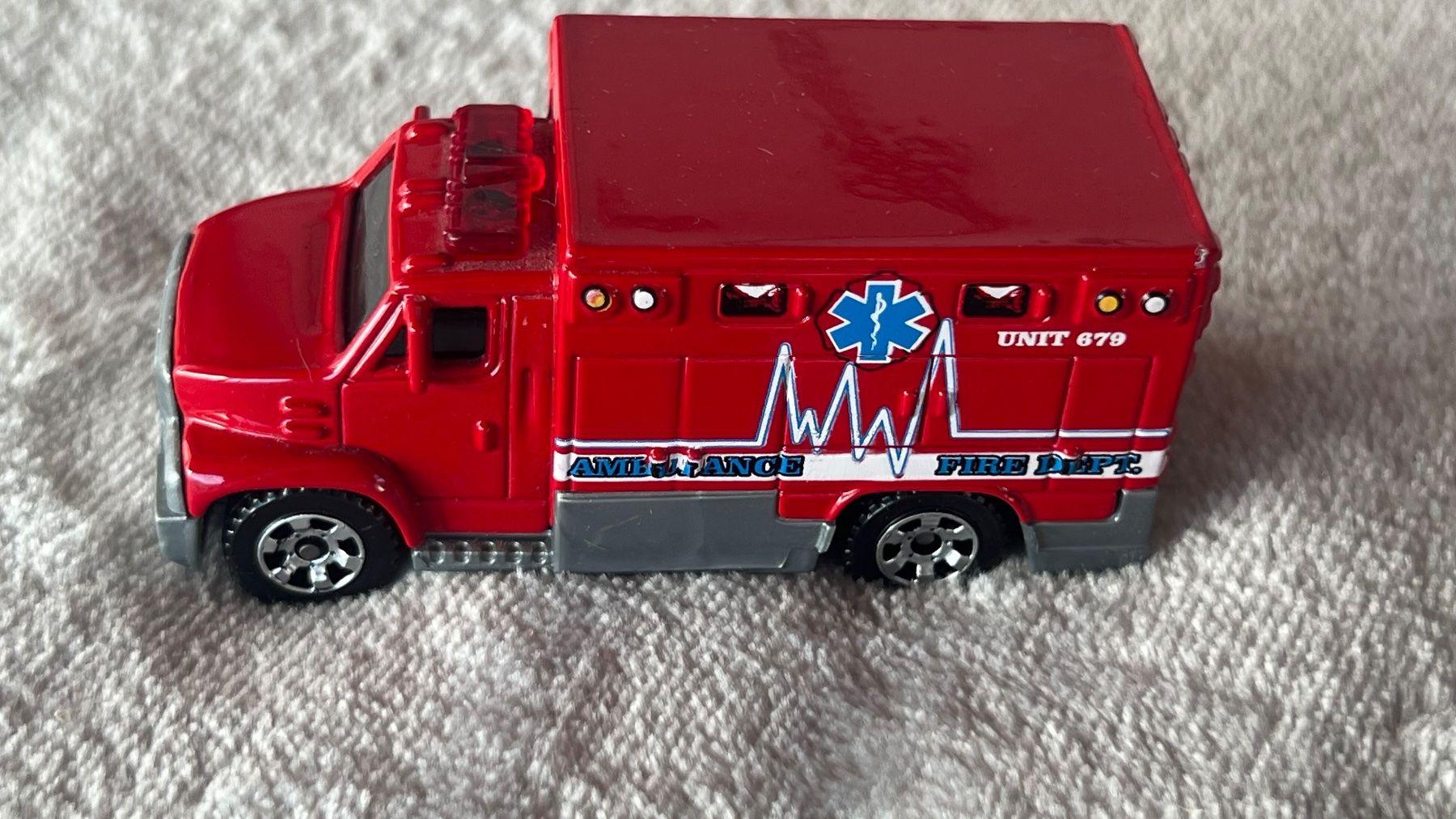 Mattel Modellini d'auto: Mattel Ambulance Truck, 2005 – Usato da Schübelbach venduto da Dolly990_2