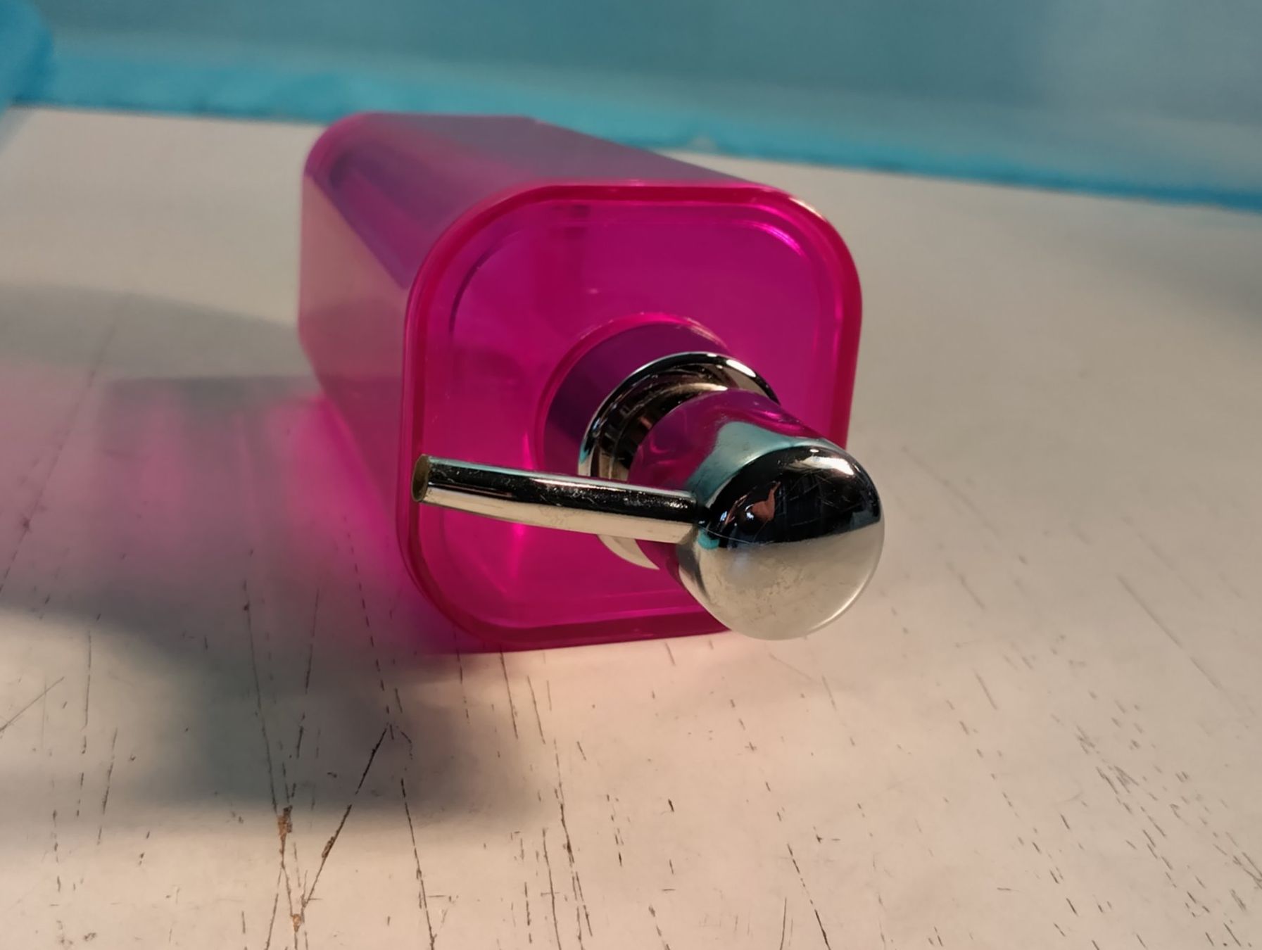 Seifenschalen: Seifenspender pink, Kunststoff – Gebraucht aus Bellach von JingleCherry 3