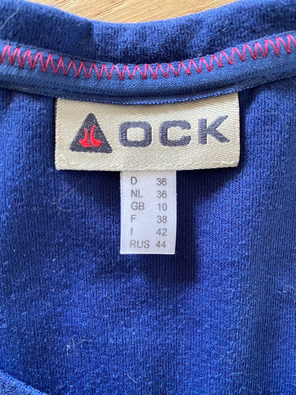 Top: Ock Tank Top 36 – Usato da Einsiedeln venduto da PaedeK84 3