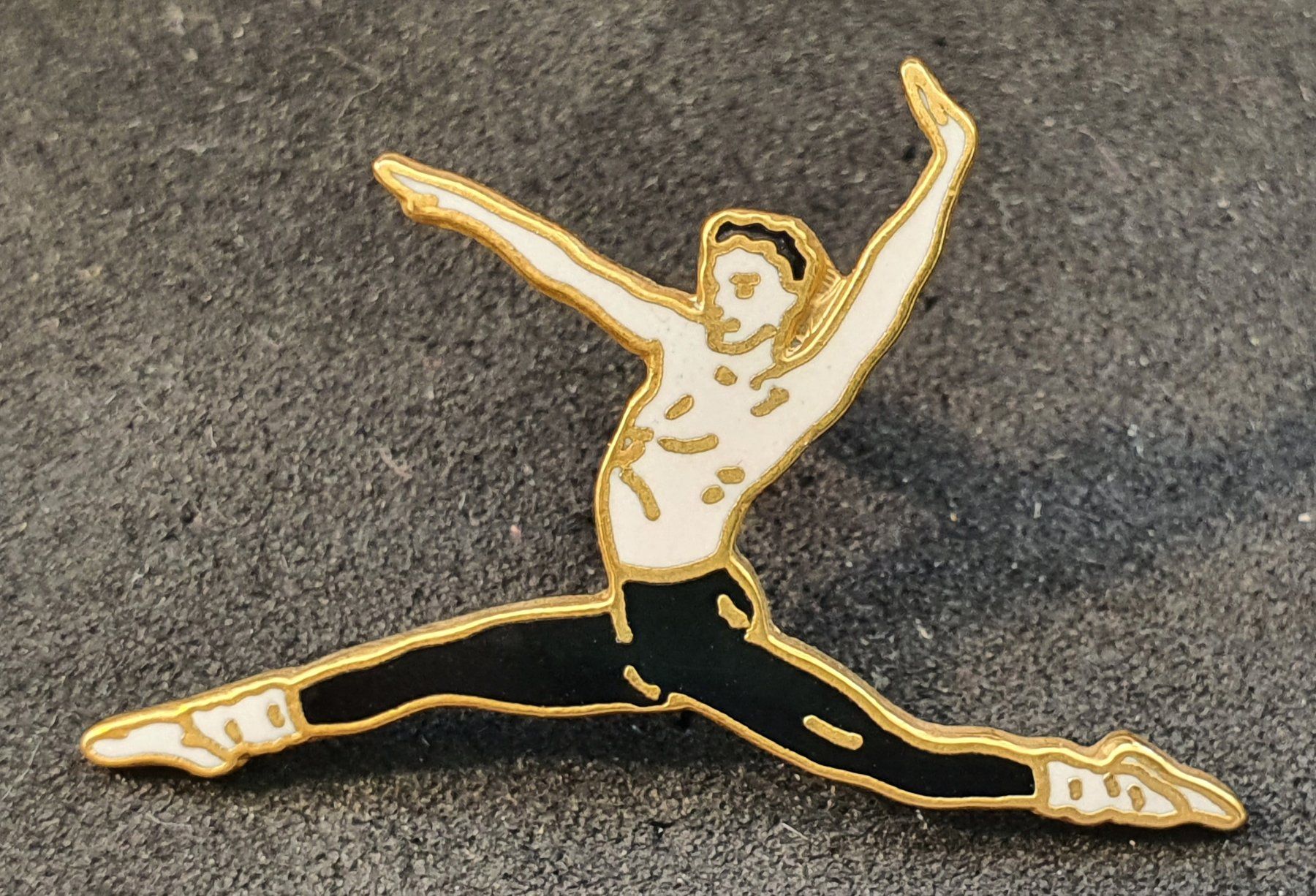 Placchette & Badge: CC541 - Pin Tanzen Tänzer – Usato da Reinach BL venduto da Boston-Verkauf