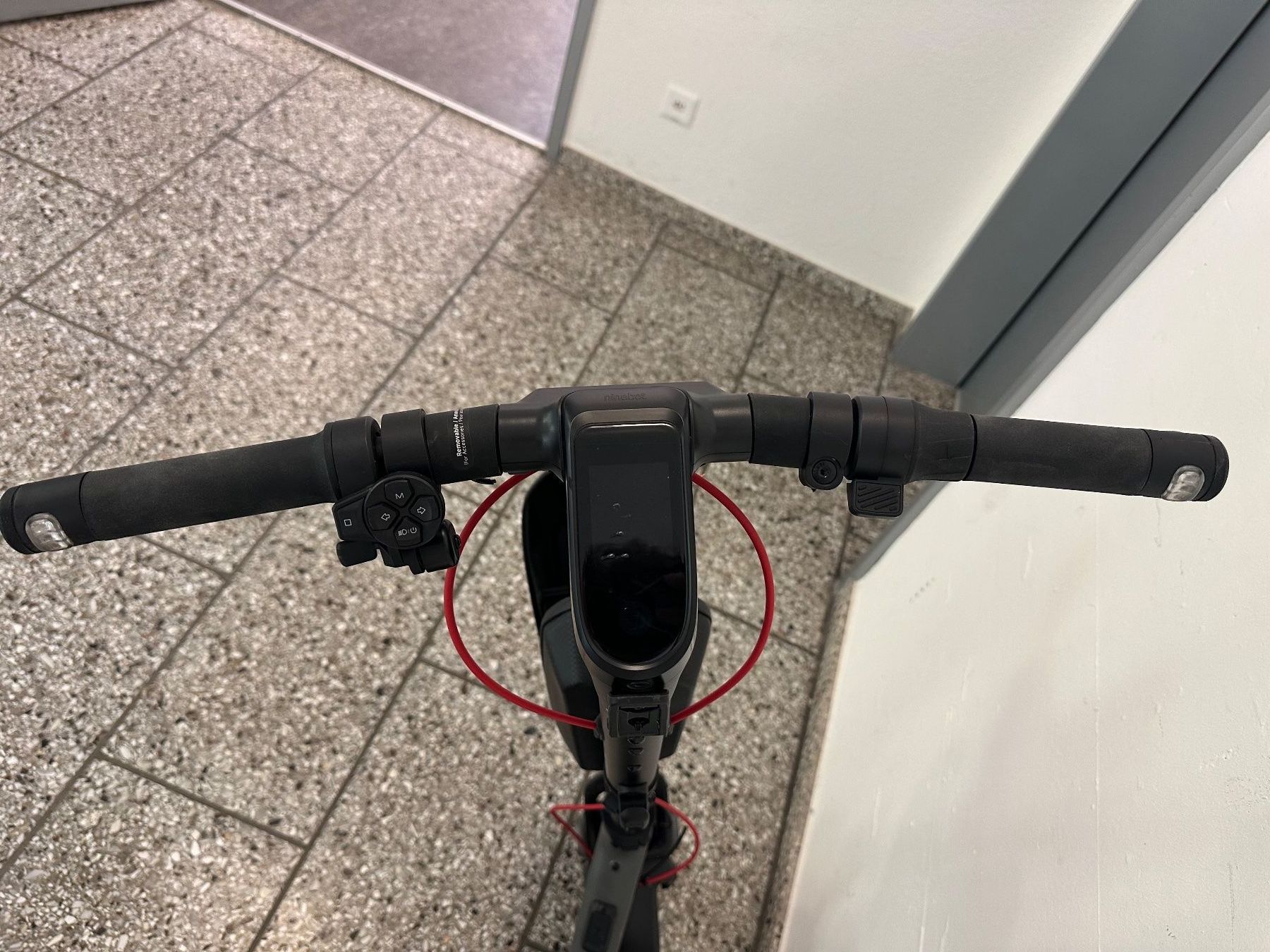 Segway Kickboard: E-Scooter Ninebot - Segway – Difettoso da Liestal venduto da FuV01 2