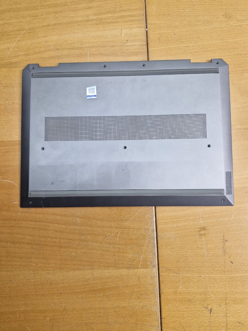Hewlett Packard Notebook: Zbook Studio G5 Bottom Cover Case  – Usato da Adliswil venduto da SaveElektro
