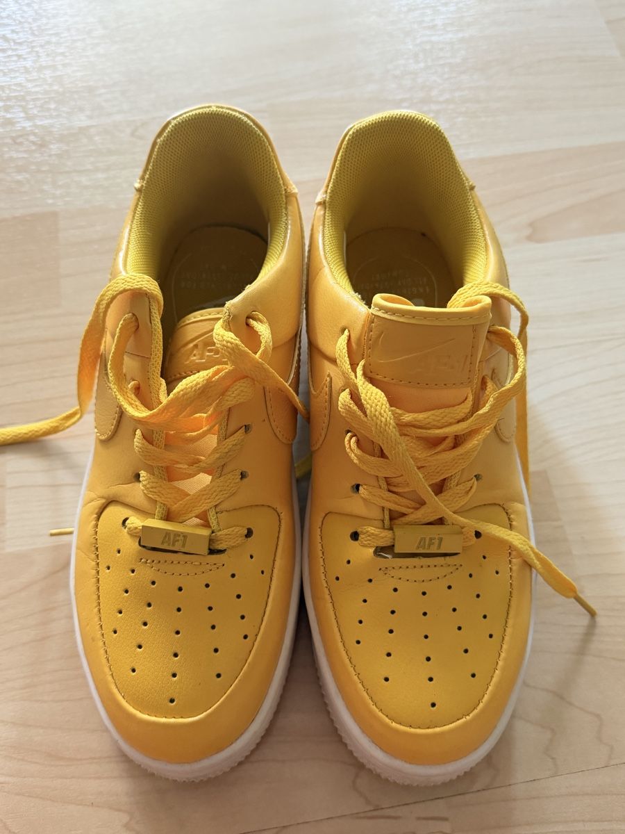 Nike Chaussures hommes: Nike Air Force 1, gelb – Neuf (Voir description) à Buonas par viotoggi 2