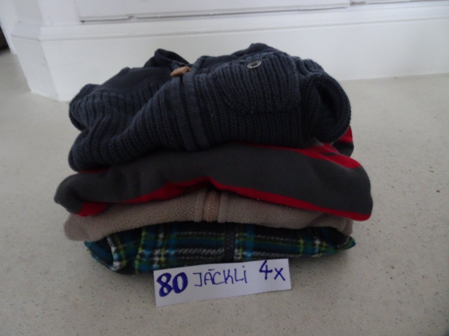 Lotti & Set di vestiti: 29 KINDERKLEIDER Junge Grösse 80 – Usato da St. Gallen venduto da nataraj 1
