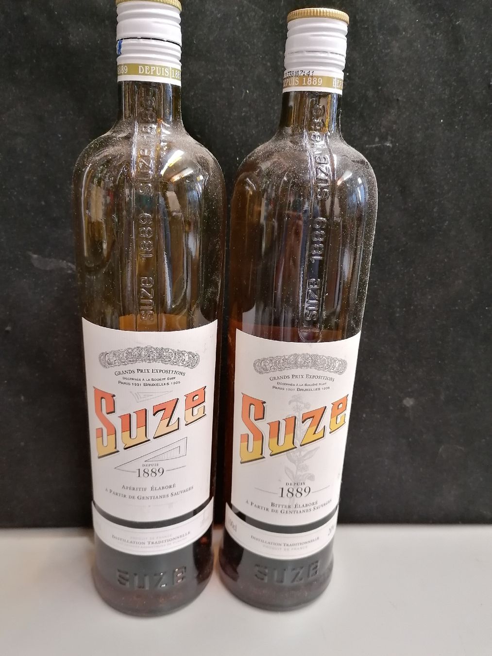 Spirituosen: 2 BOUTEILLES DE SUZE 1 ENTAMÉ 1 NEUF – Gebraucht aus Genève von Leboucheoreilles