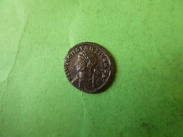 uralte  Bronzemünze Stadttor 18 mm     3.09 g  evtl. Kopie