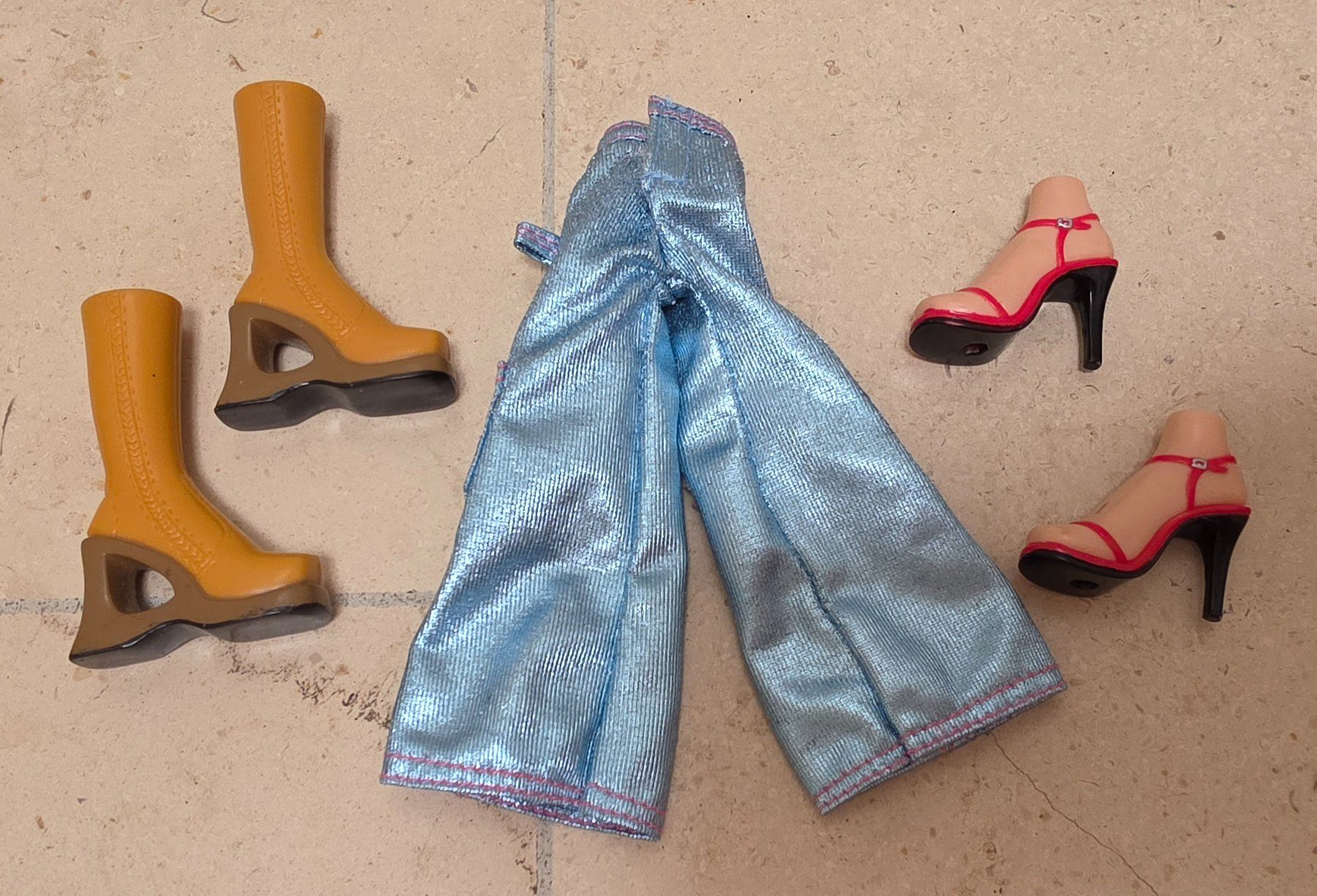 MGA Bambole: Poupées Bratz Jade Wintertime et Strut it – Usato da Bulle venduto da Chimchiree 5