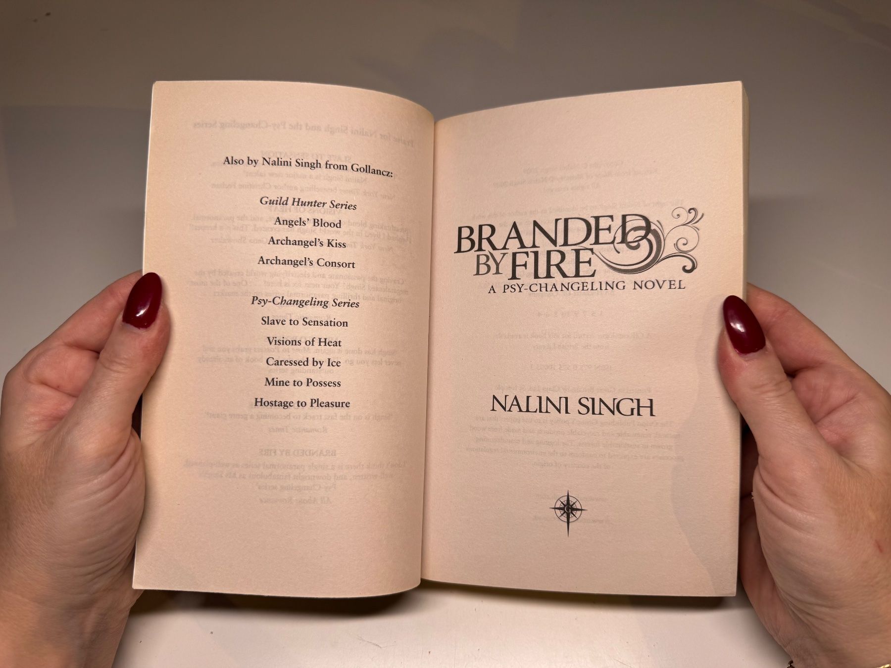 Libri: NOVEL: Nalini Singh, Branded by Fire – Usato da Grosswangen venduto da English_books 2
