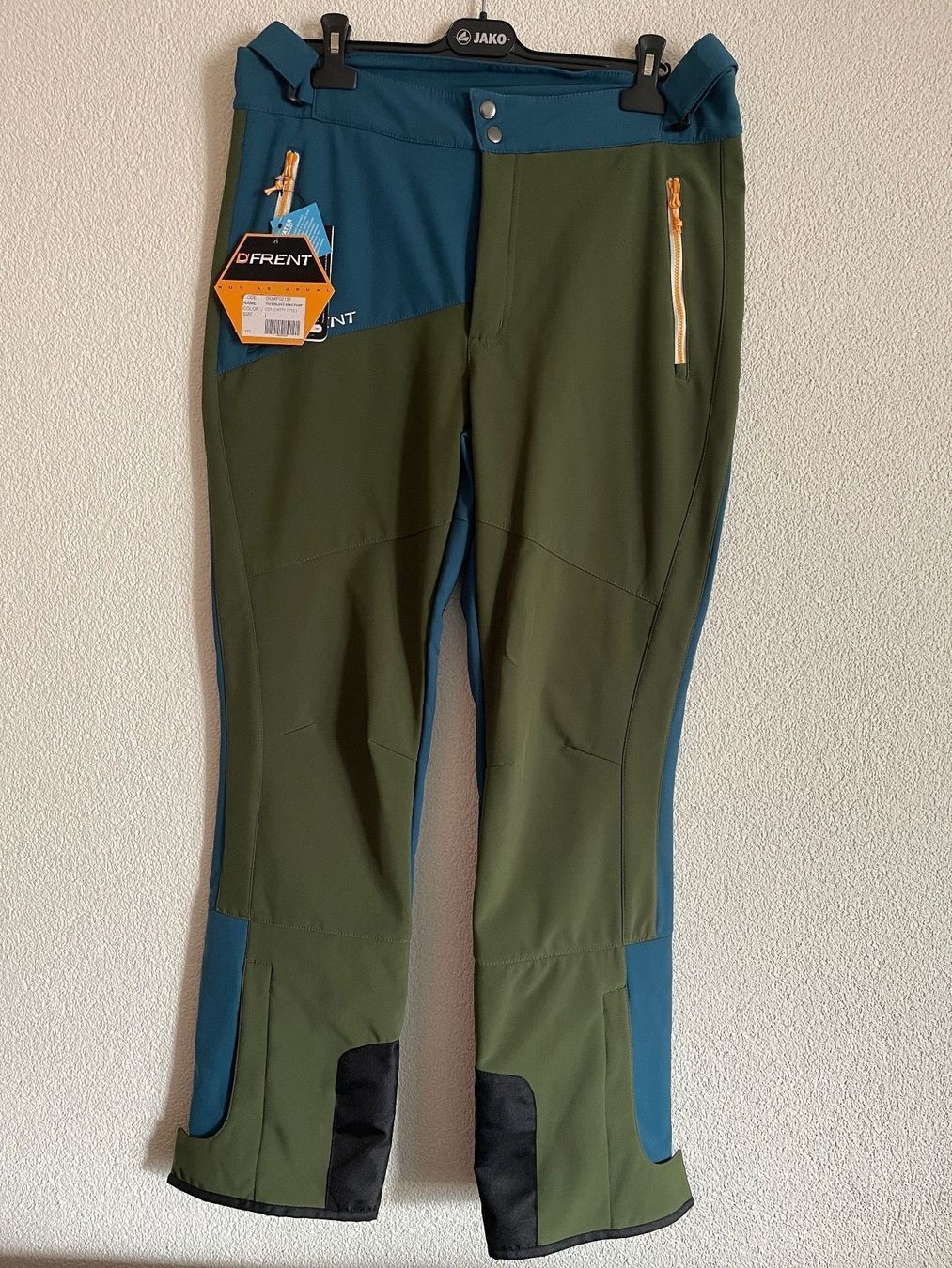 Hosen: Dfrent Tremblant Man Ski pant Gr. L – Neu und originalverpackt aus Spreitenbach von Opfikoner1