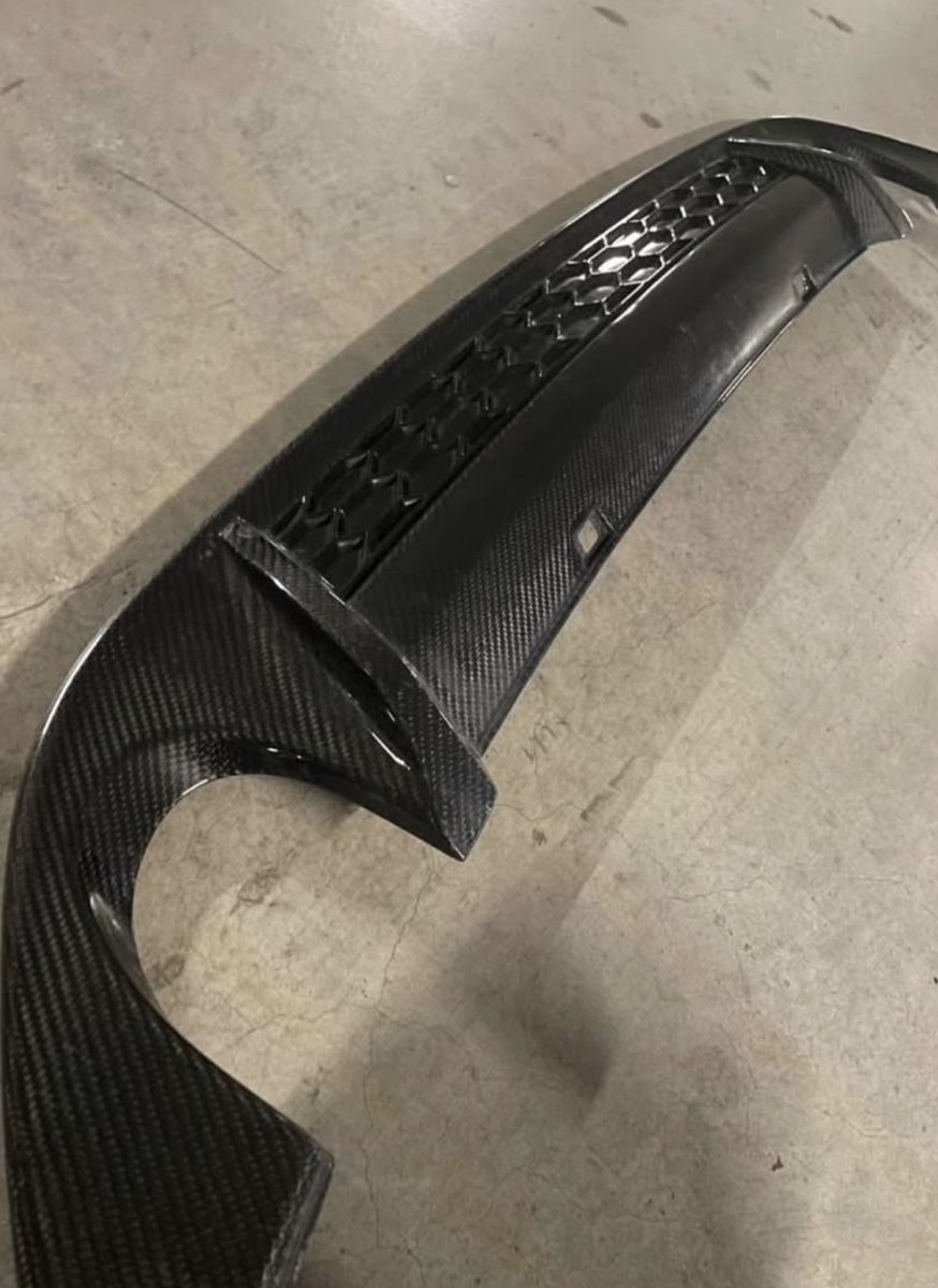 Volkswagen Tutti pezzi di ricambio auto: BOCA Carbon Heckdiffusor für Golf 7 GTI – Usato da Boswil venduto da fec_5tdt 2