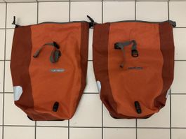 Ortlieb Back-Roller Plus bicycle panniers, Chili color (x2) 