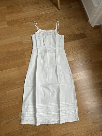 Abito in cotone bianco ricamato a mano, taglia M