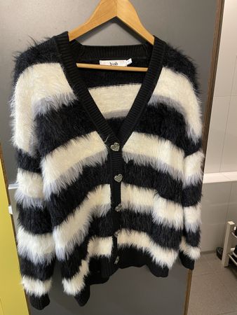 Strick Cardigan / Pullover