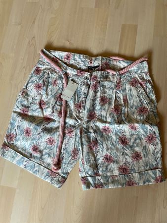 Sommerliche Damenshorts, Gr. 44, neu mit Etikett!