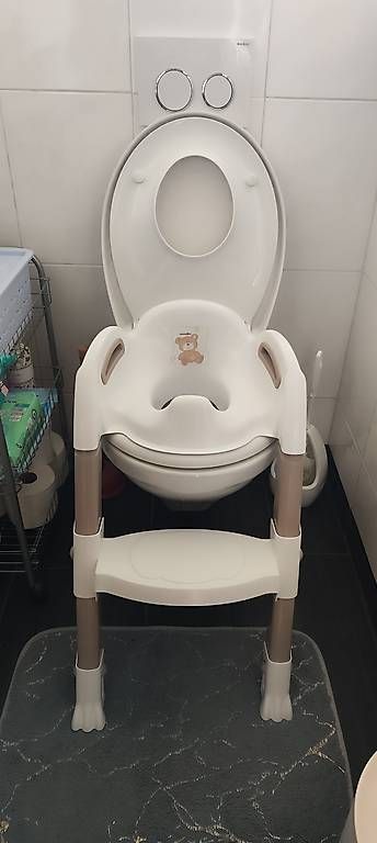 WC: Kinder WC-Sitz mit Treppe  gratis abzugeben – Usato da Rickenbach Sulz venduto da nna81