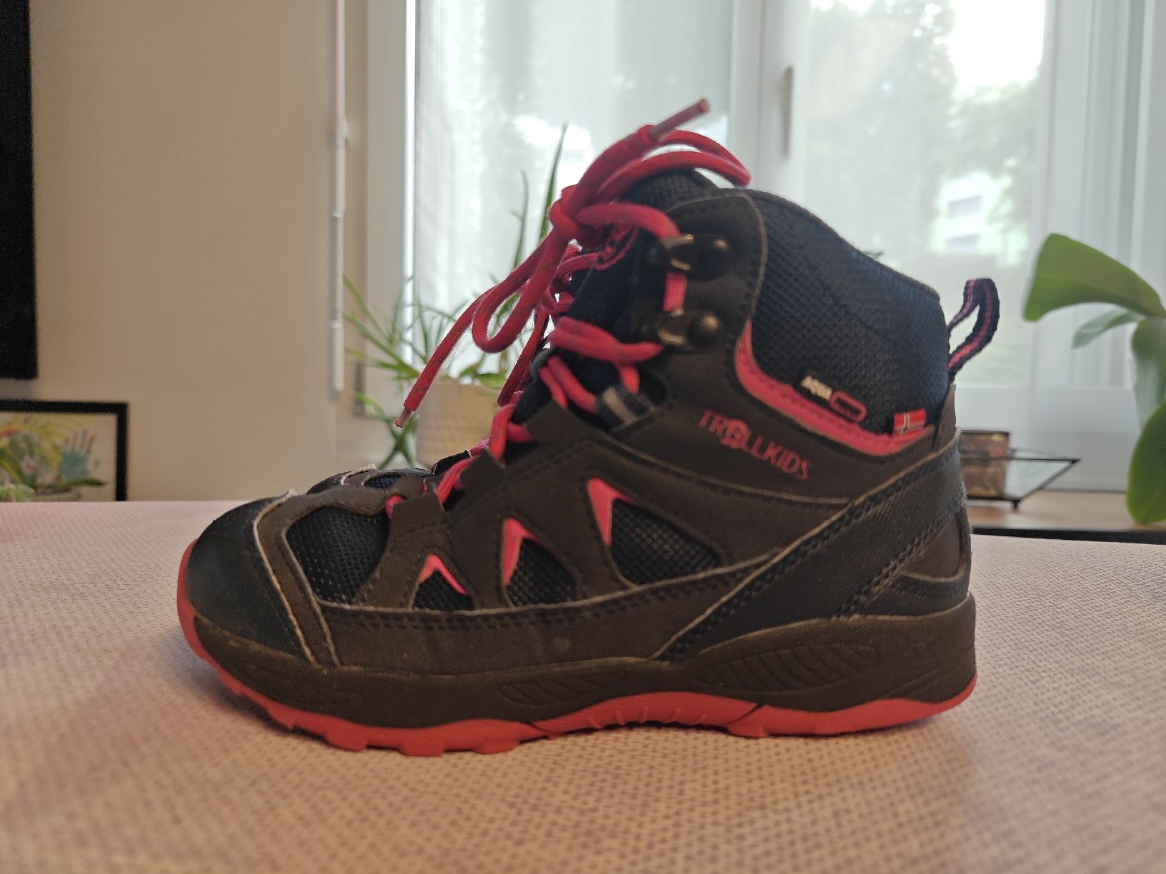 Scarpe per ragazze: Trollkids Winter Wanderschuhe gr.30 – Usato da Obernau venduto da ChooseWisely