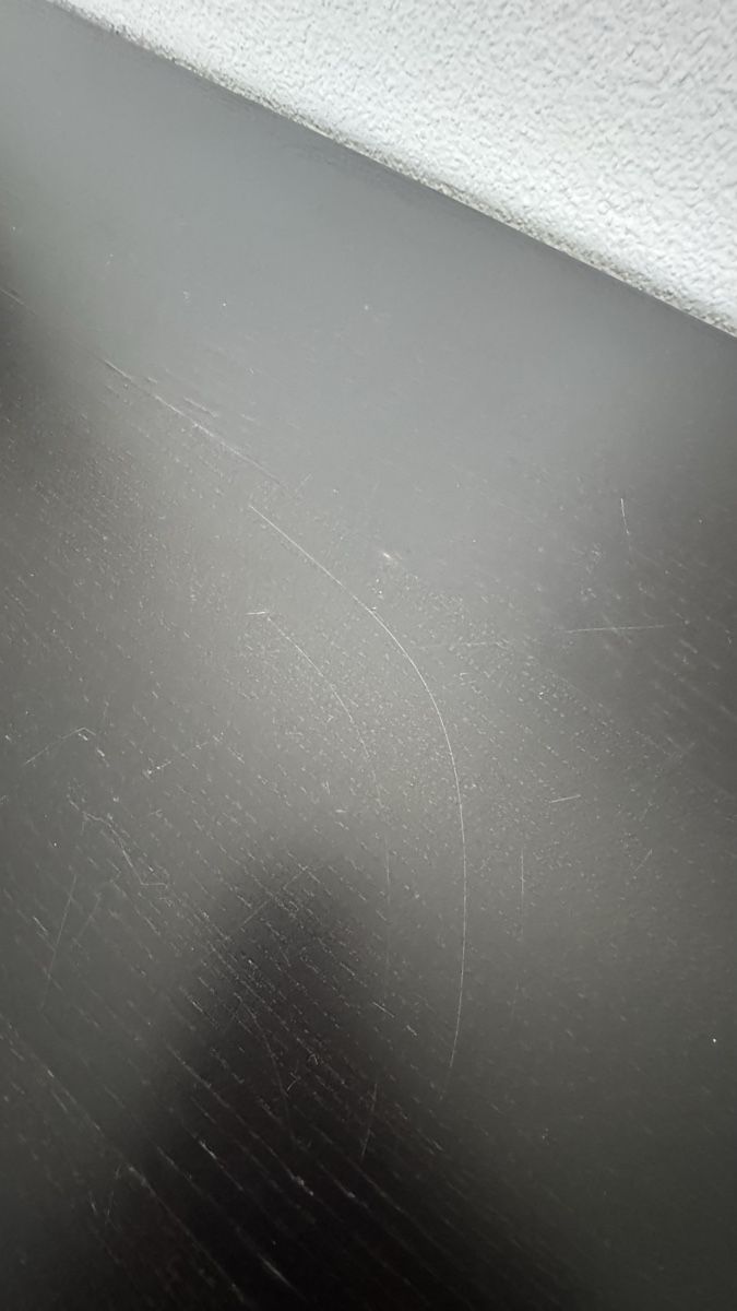 Ikea Scrivanie: Ikea Malm Schreibtisch – Usato da Zürich venduto da deb_3456 6