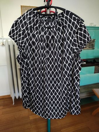Bluse Comma schwarz weiss Grösse 44 guter Zustand