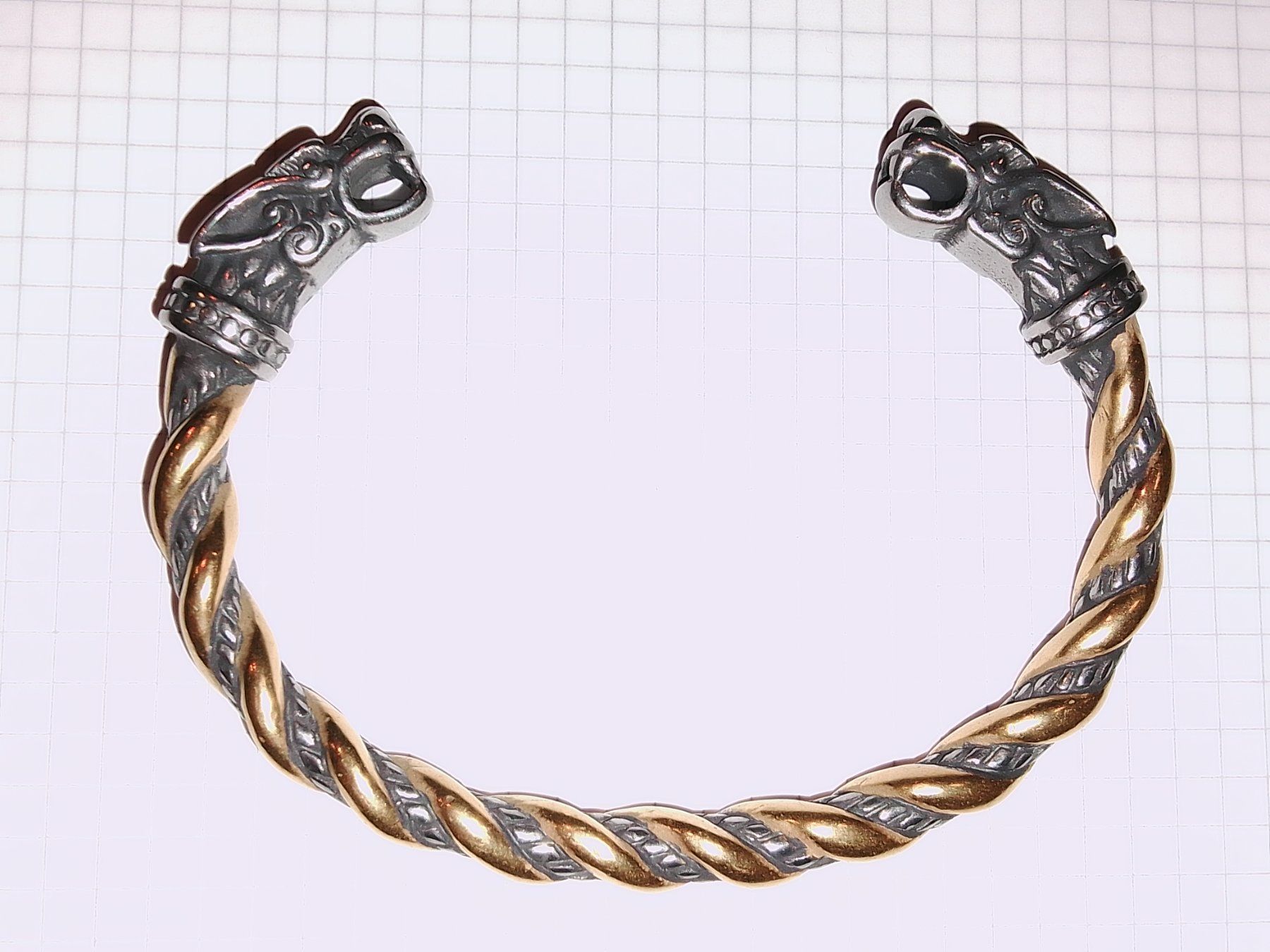 Bracciali & Braccialetti: Offener Wikinger Armreif mit Drachenköpfen – Nuovo (secondo la descrizione) da Nottwil venduto da Dorje67