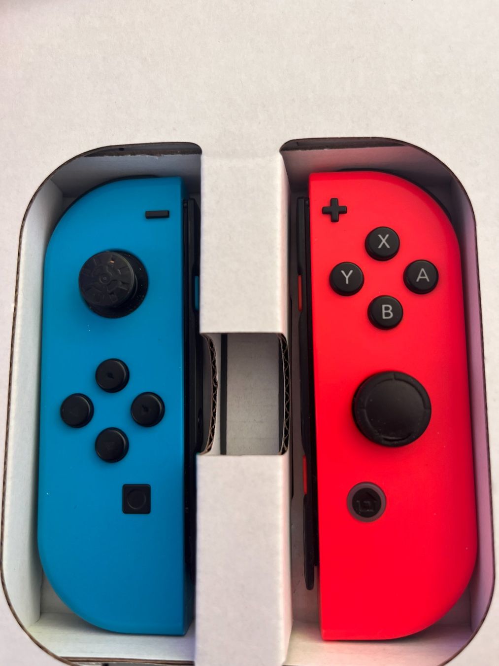 Nintendo Konsolen: Nintendo Switch complète / komplett + 4 Joy-Con – Gebraucht aus Vionnaz von Rseawolf 5