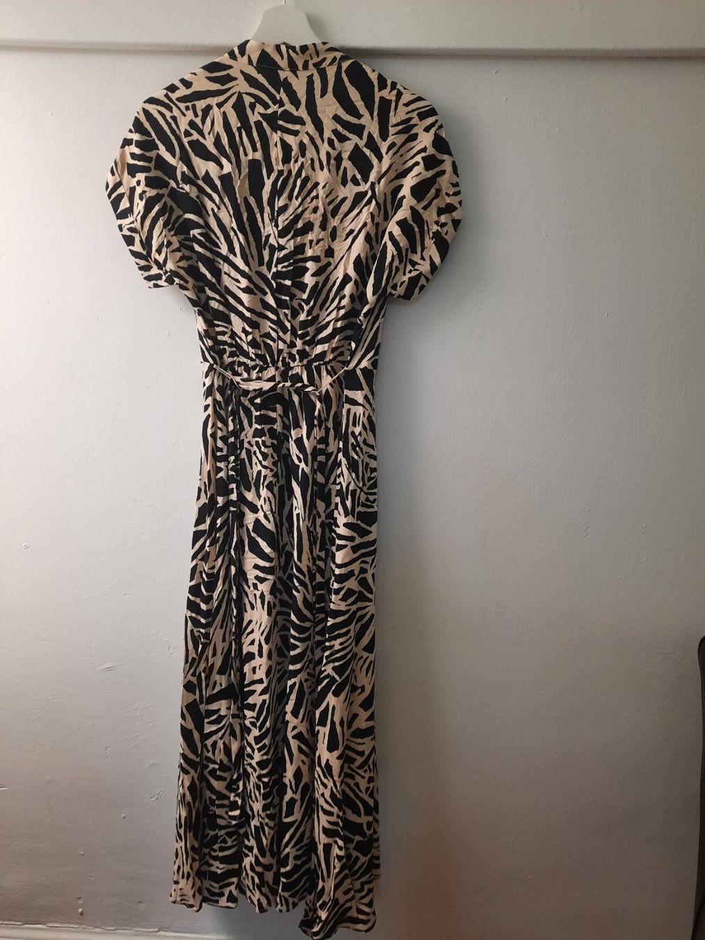 H&M Kleider: Damenkleid Zebralook H&M – Gebraucht aus Zürich von ONVA-RE-USE 1