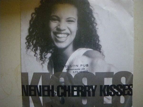 Dischi in vinile: Vinyl Single Neneh Cherry - Kisses – Usato da Langenthal venduto da Modo39