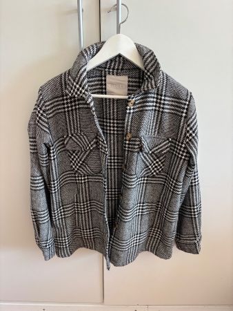 Pieces Hemd Damen Grösse XS oversized kariert  schwarz/weiss