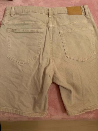 Shorts Zara beige taille 42  état neuf