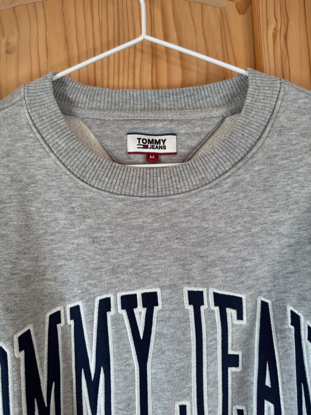 Tommy Hilfiger Maglioni & Felpe: Tommy Jeans Pullover, Gr. M, Grau, Top Zustand! – Usato da Hergiswil NW venduto da kaufe_bei_kaufmann 5