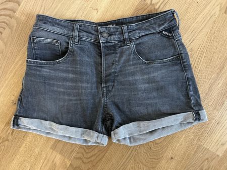 Replay Damen Shorts grau Grösse 29 guter Zustand