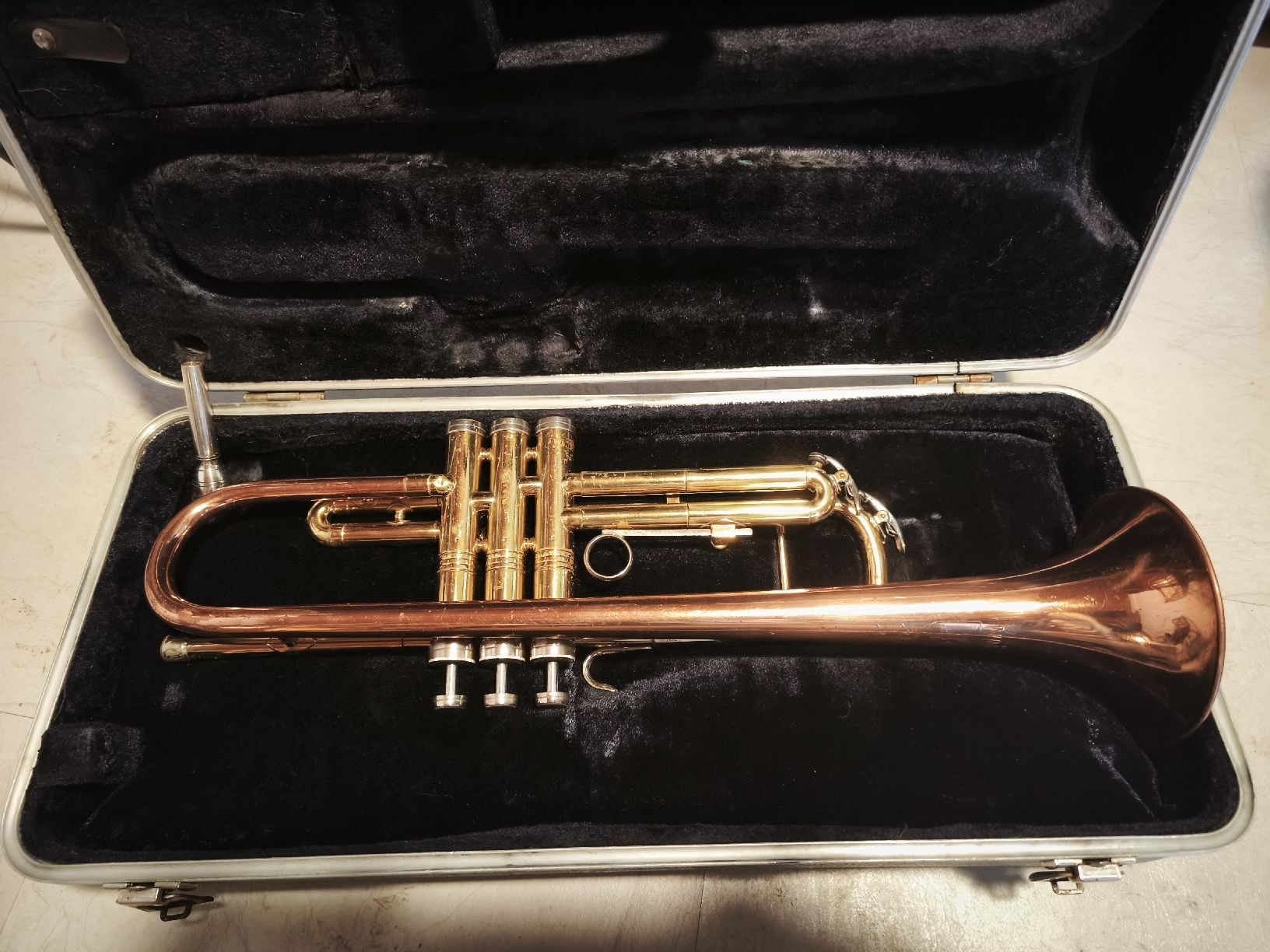 Strumenti musicali: Trompete conn director original – Usato da Langnau i.E venduto da Ursneue