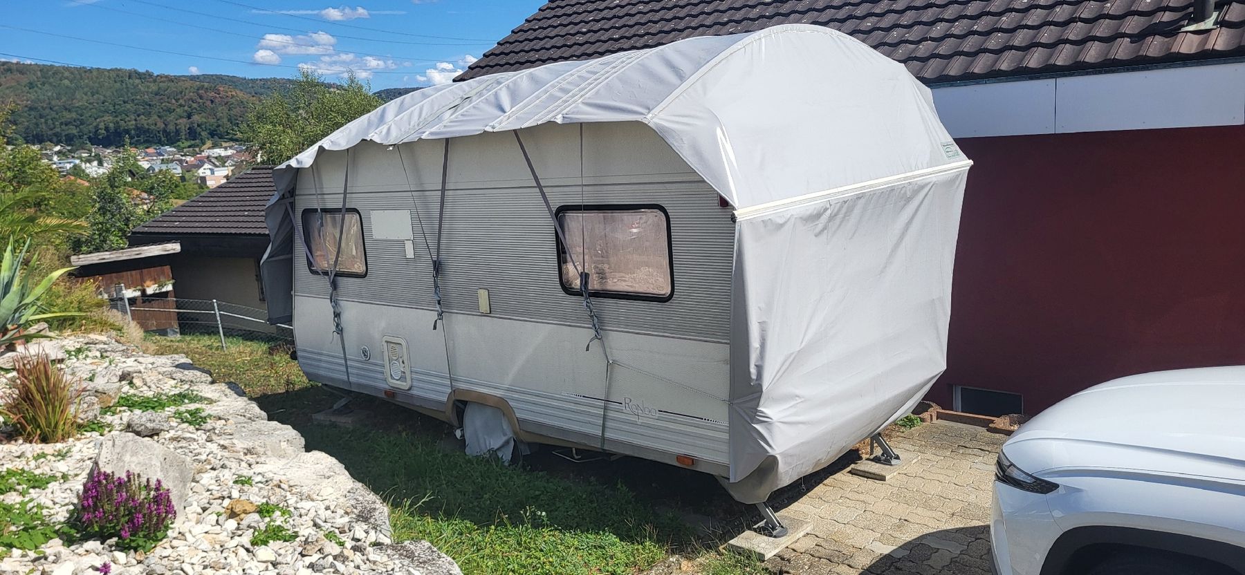 Housses et nattes thermiques: Wohnwagenschutzdach – D'occasion à Gelterkinden par dimoelsin1 1