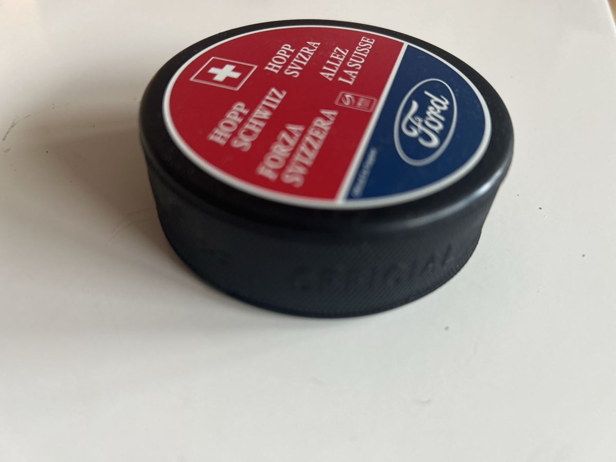Ballons: Puck Ford hopp Schwiiz – D'occasion à kloten par Sgana 1