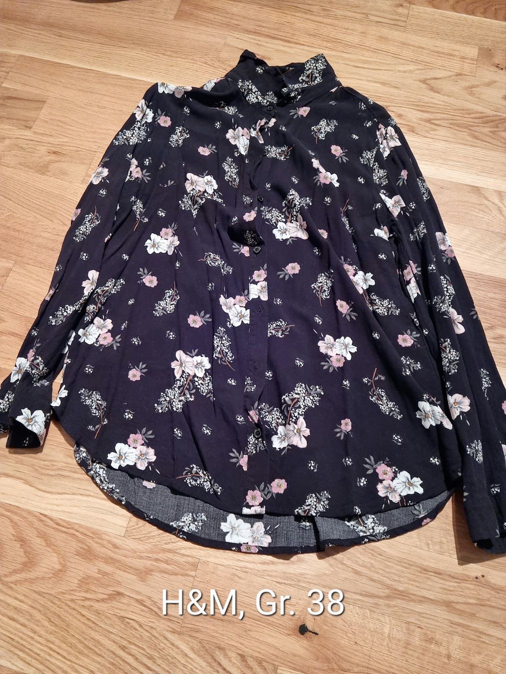 Camicette: Bluse von H&M, floral gemustert, Gr. 38 – Usato da Kriens venduto da nati.r