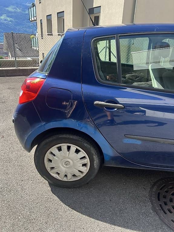Automobili: Renault Clio mit restlicher MFK  – Usato da Gersau venduto da Pgk17 2