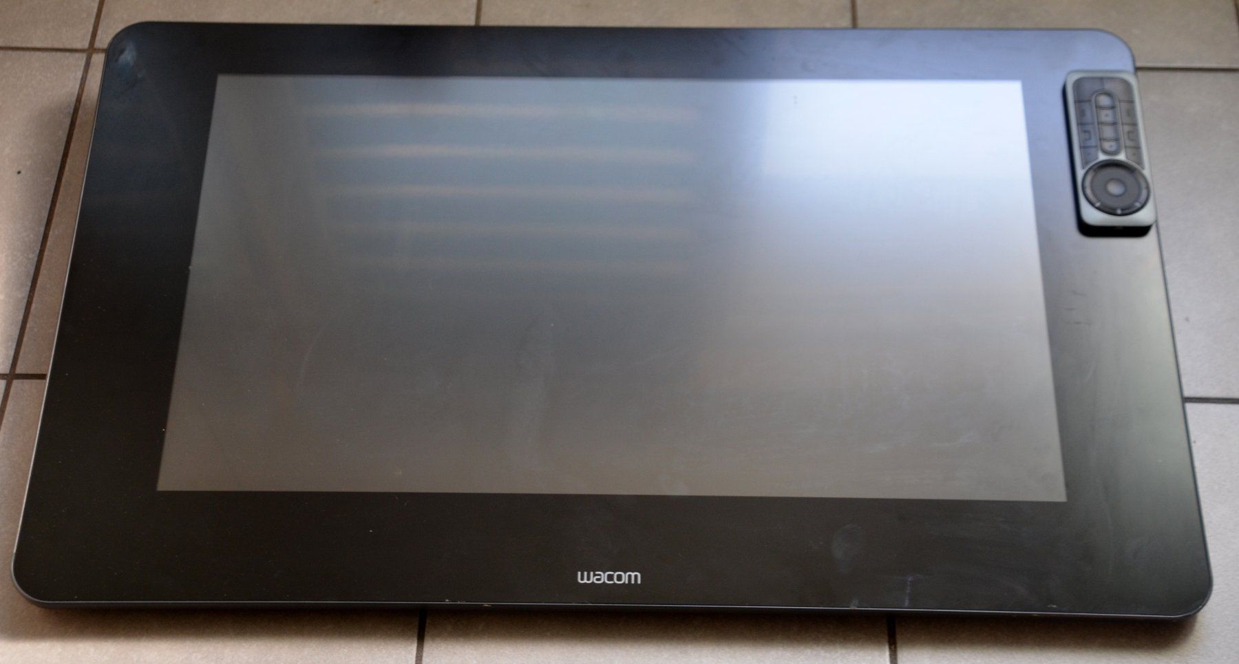 Wacom Tablet PC: WACOM Cintiq 27QHD – Usato da Collonges venduto da arashee 2