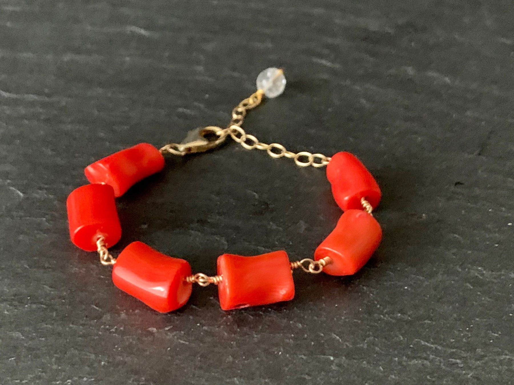 Bracciali & Braccialetti: Rotes Korallen Armband Vergoldet – Nuovo e nell'imballaggio originale da Rüschlikon venduto da ThereseJewelryDesign 1