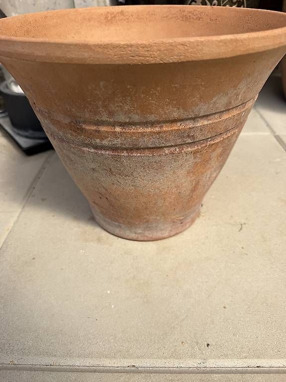 Pots de fleurs: Kleiner Blumentopf – D'occasion à Wilen b. Wil par Valerx